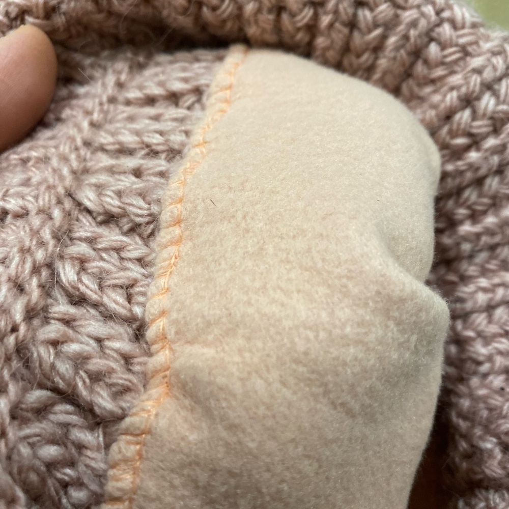 Fonem Pink Knitted Beanie with Ribbed Design and Wide Brim with scarf - Picture 5 of 5